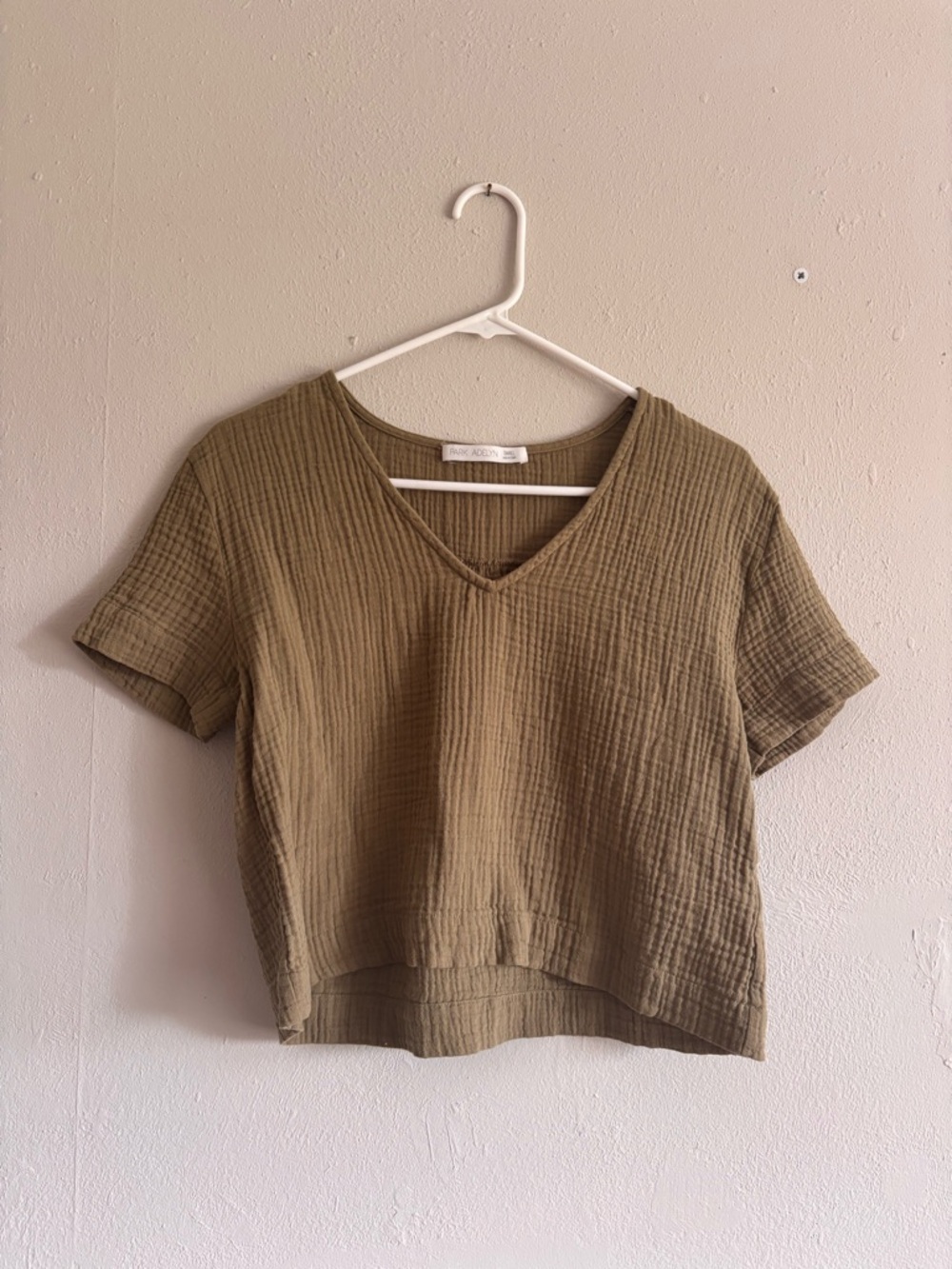 Boxy V-Neck Gauze Top in Olive